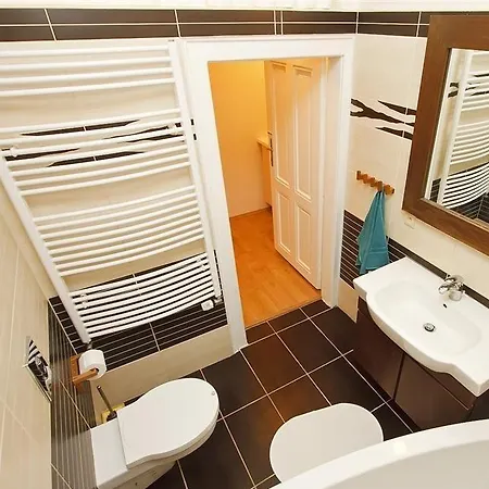 Jecna Holiday Apartment *